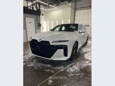 BMW i7 2023 — миниатюра 2