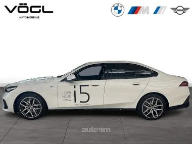 BMW i5 2023 — миниатюра 2