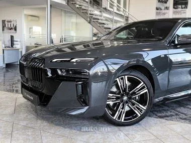 BMW i7 2023 — миниатюра 2