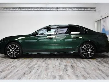 BMW i7 2023 — миниатюра 2