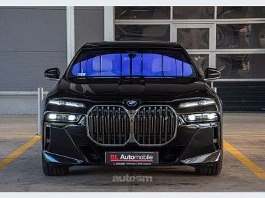 BMW i7 2023 — миниатюра 2