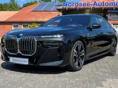 BMW i7 2023 — миниатюра 2