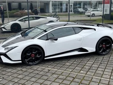 Lamborghini Huracan 2023 — миниатюра 2
