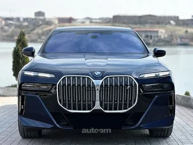 BMW i7 2022 — миниатюра 2
