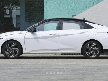 Hyundai Elantra 2025 — миниатюра 2