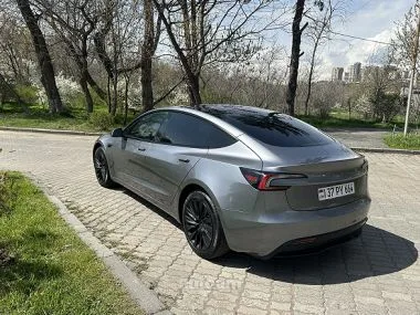 Tesla Model 3 Long Range RWD 2025 — миниатюра 2