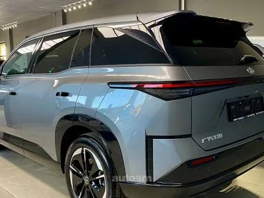 Toyota bZ3 Platinum 3x Pro + (520km) 2025 — миниатюра 2