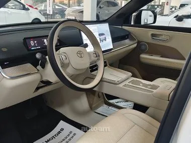 Toyota bZ3 Platinum 3x Pro + (520km) 2025 — миниатюра 2