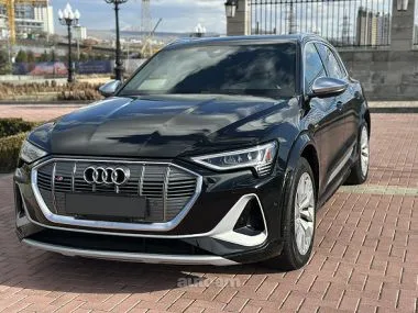 Audi e-tron 2022 — фото 1, купить с доставкой в Москву