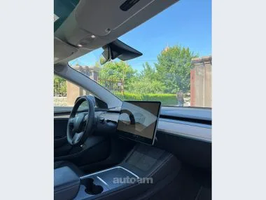 Tesla Model 3 2023 — миниатюра 2