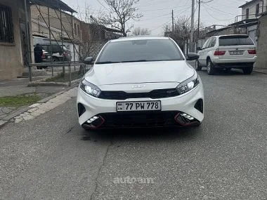 Kia Forte GT line 2023 — фото 1, купить с доставкой в Москву