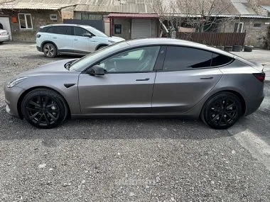 Tesla Model 3 2022 — миниатюра 2