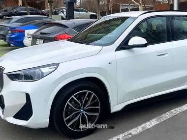 BMW iX1 BMW IX1 M Sport pocket. 2024 16000 . 2024 — миниатюра 2