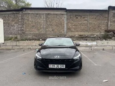 Hyundai Elantra 2023 — фото 1, купить с доставкой в Москву
