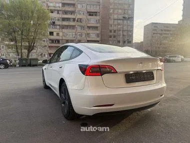 Tesla Model 3 2023 — миниатюра 2