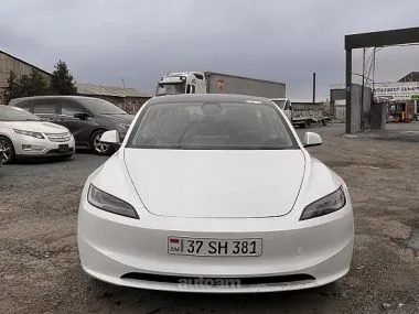Tesla Model 3 2025 — миниатюра 2