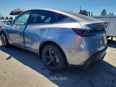 Tesla Model Y 2026 — миниатюра 2