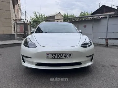 Tesla Model 3 2023 — миниатюра 2