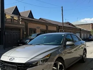 Hyundai Elantra 2023 — фото 1, купить с доставкой в Москву