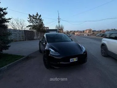 Tesla Model Y 2024 — миниатюра 2
