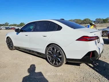 BMW i5 2024 — миниатюра 2