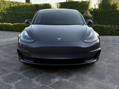 Tesla Model 3 2023 — фото 1, купить с доставкой в Москву