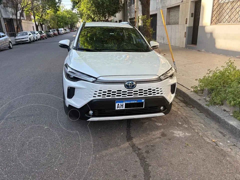 Toyota Corolla Cross Hybrid Hbrida 1.8 SEG eCVT 2025 — фото 1, купить с доставкой в Москву
