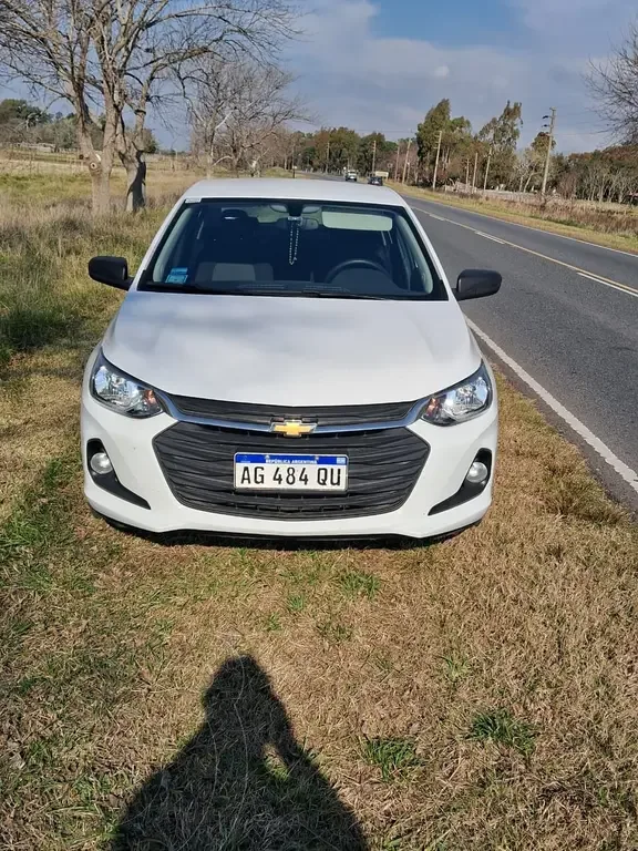 Chevrolet Onix Plus 1.2 LT Tech 2024 — фото 1, купить с доставкой в Москву