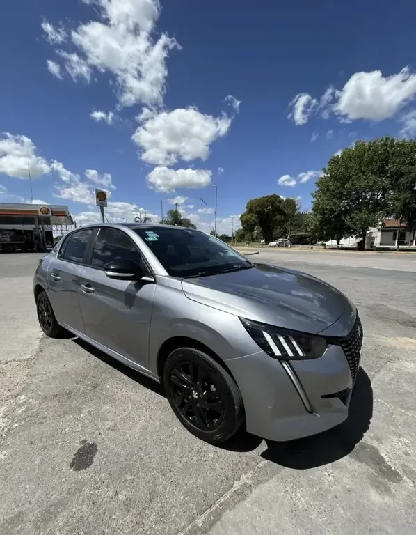 Peugeot 208 2023