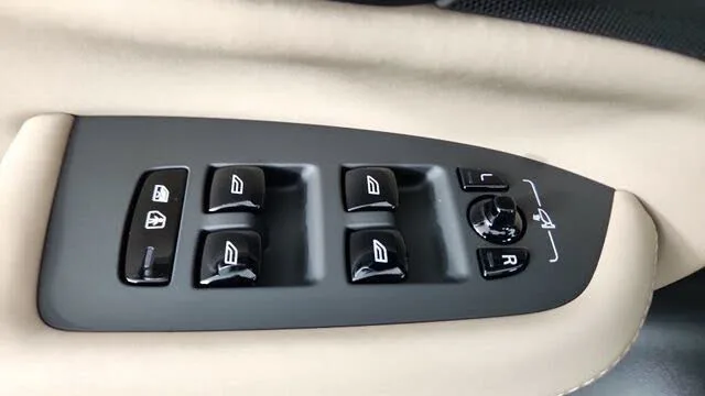Volvo XC90 T8 Plus 2026 — миниатюра 3