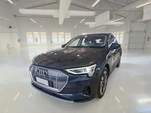 Audi e-tron SPORTBACK 55 QUATTRO BUSINESS FAST SUV 2023 — фото 1, купить с доставкой в Москву