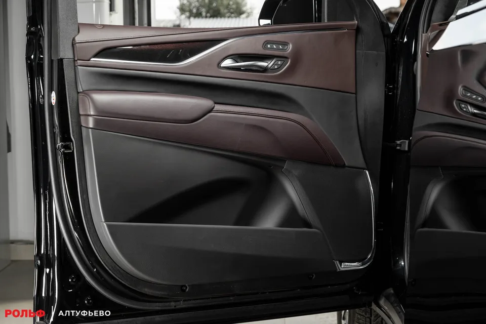 Cadillac Escalade 2023 — миниатюра 3