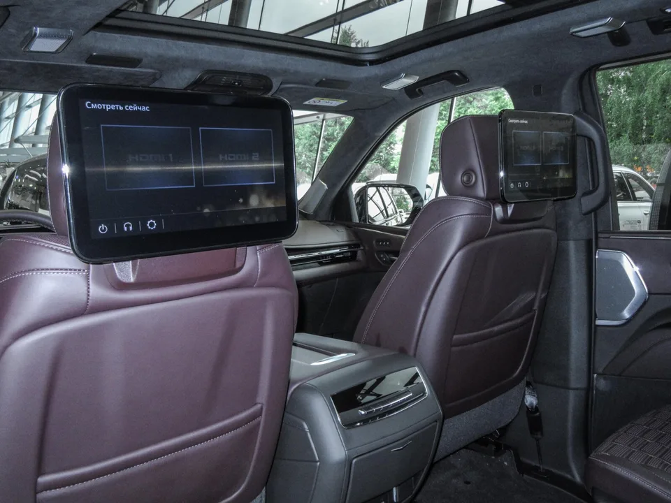 Cadillac Escalade 2023 — миниатюра 5
