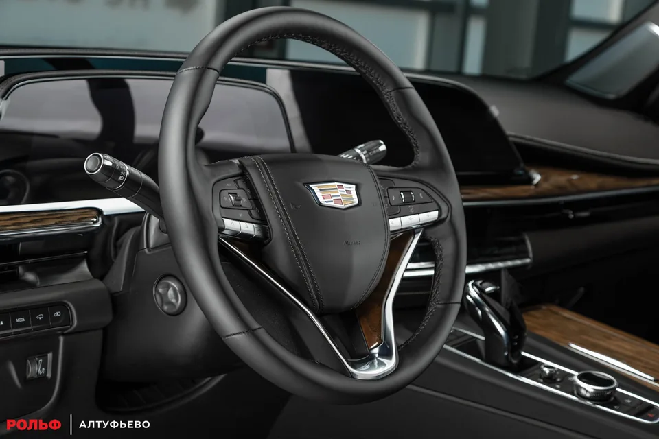 Cadillac Escalade 2023 — миниатюра 3