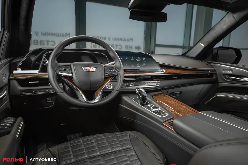 Cadillac Escalade 2023 — миниатюра 4