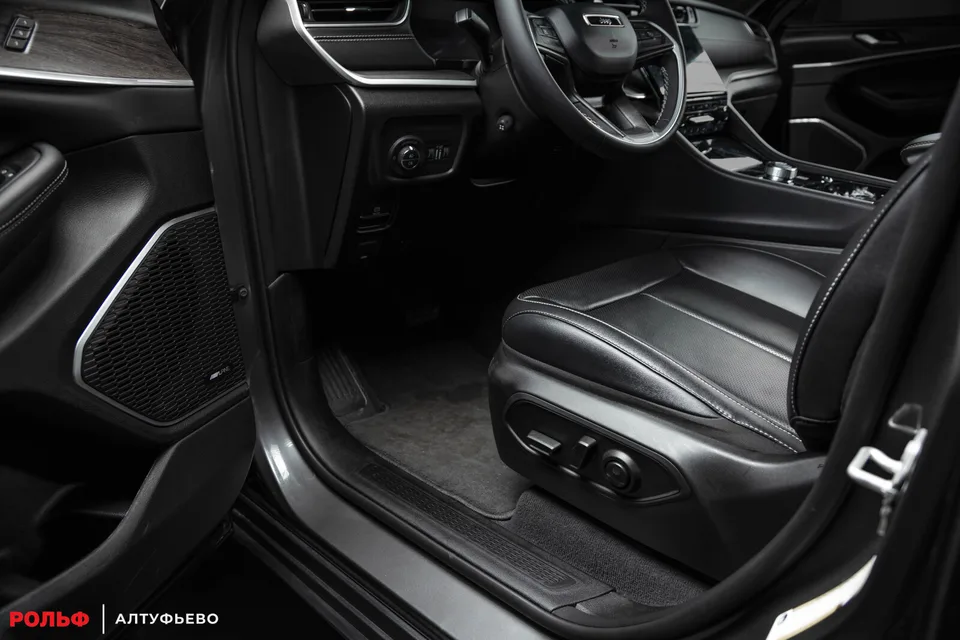 Jeep Grand Cherokee 2022 — миниатюра 2