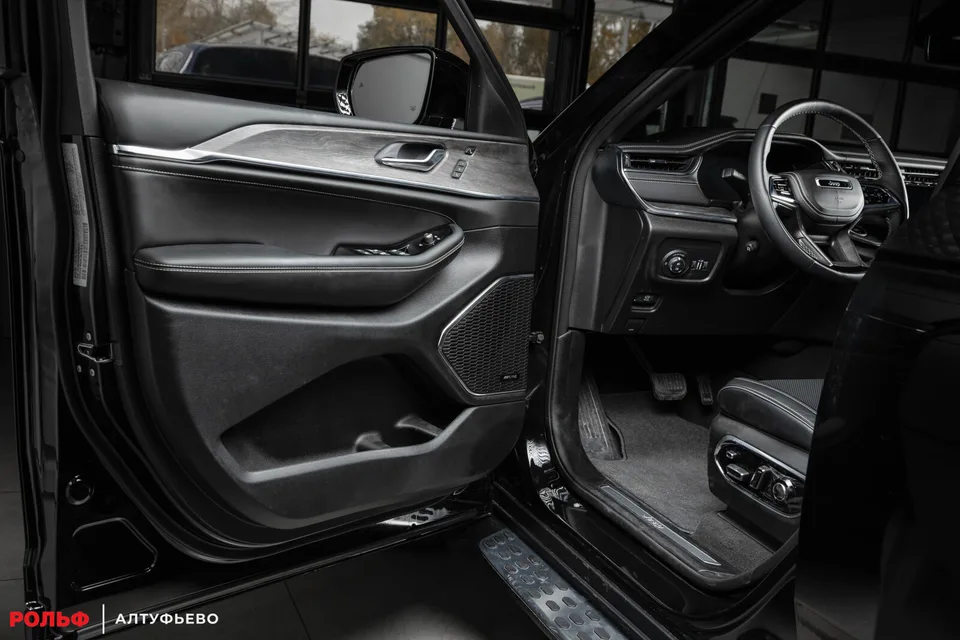 Jeep Grand Cherokee 2024 — миниатюра 4