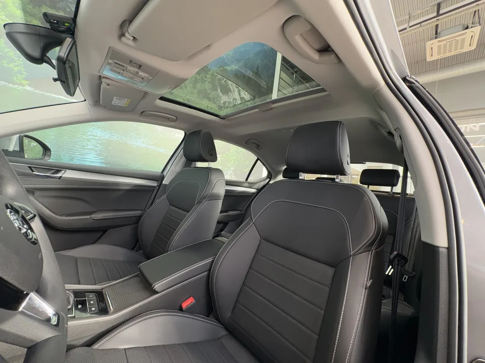 Skoda Superb 2025 — миниатюра 4
