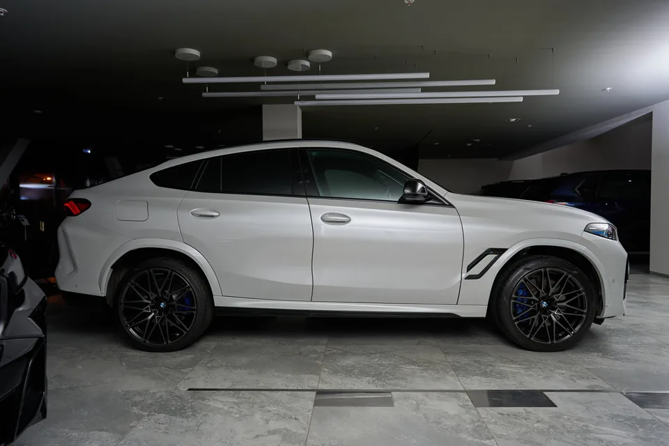 BMW X6 M 2024 — миниатюра 3