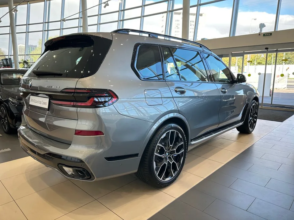 BMW X7 2025 — миниатюра 2