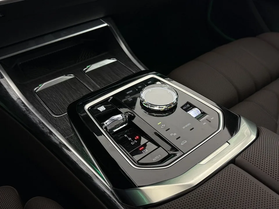 BMW 7 серия 2025 — миниатюра 4