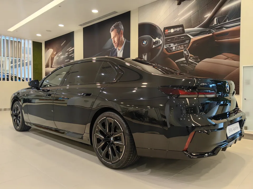 BMW 7 серия 2025 — миниатюра 2