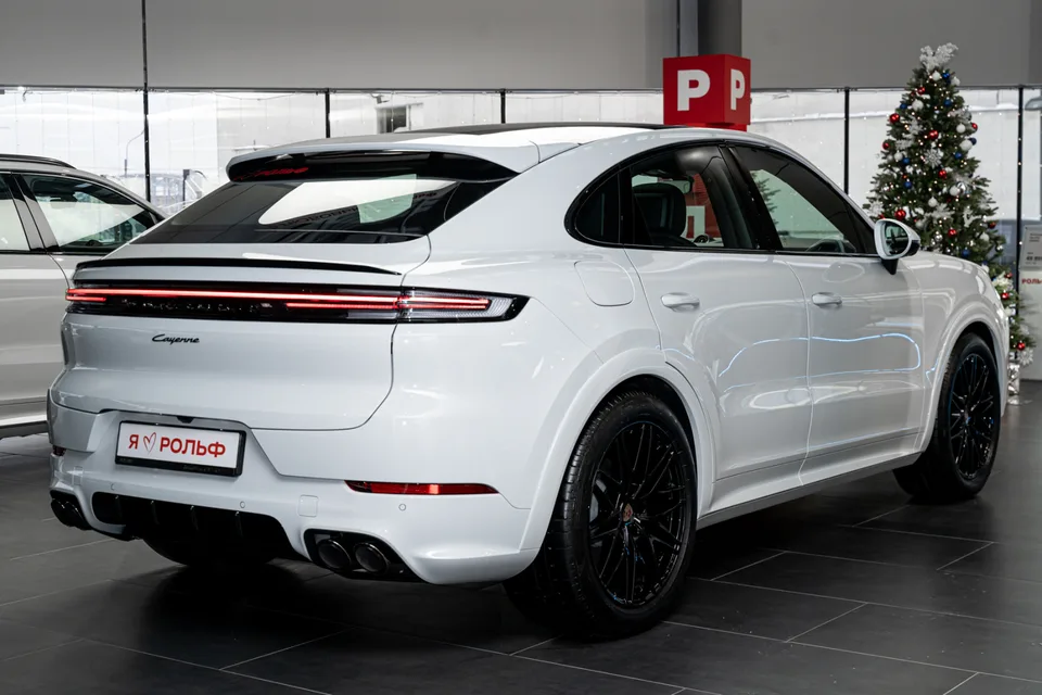 Porsche Cayenne 2025 — миниатюра 2