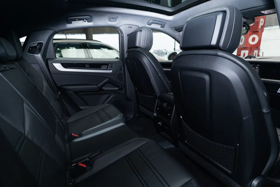 Porsche Cayenne 2025 — миниатюра 3