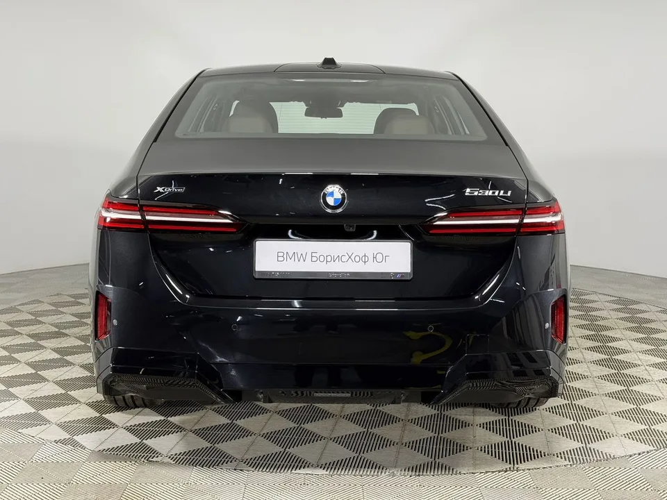 BMW 5 Series 2025 — миниатюра 2