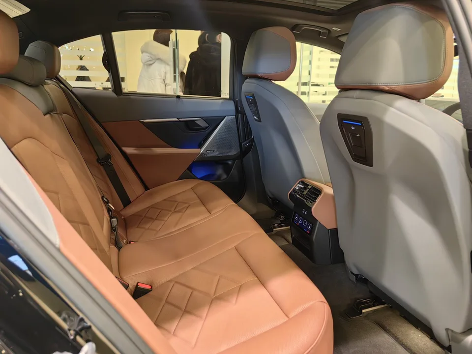 BMW 5 Series 2025 — миниатюра 5