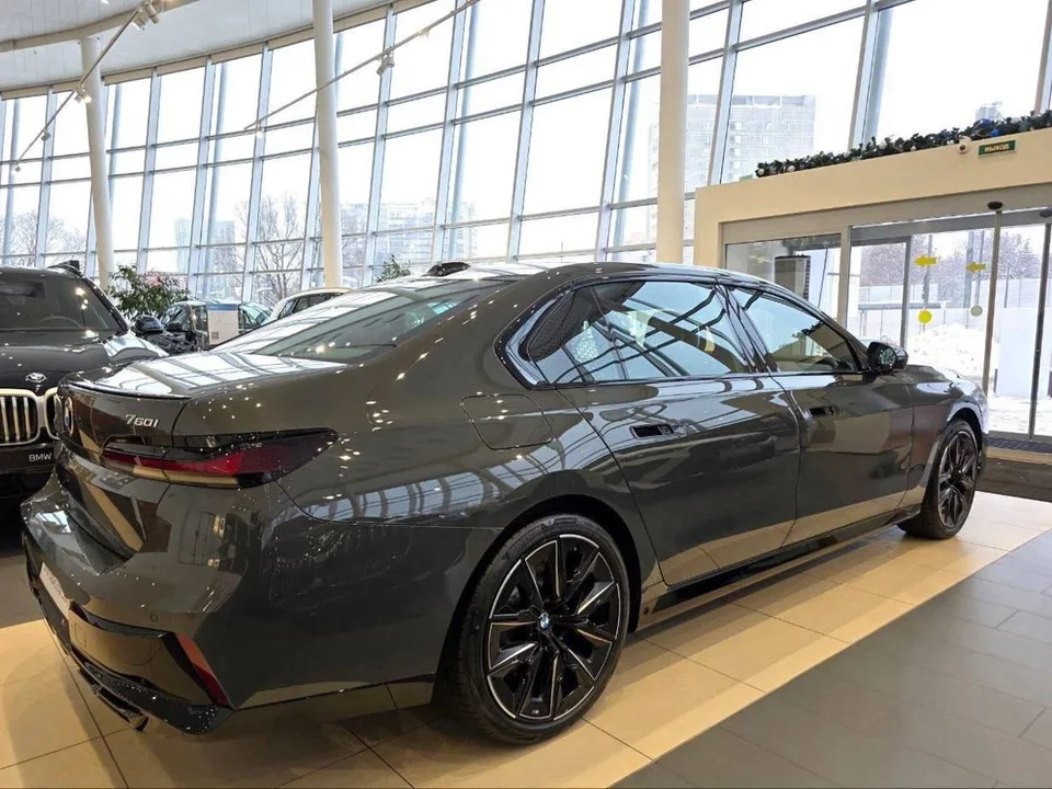 BMW 7 серия 2025 — миниатюра 2