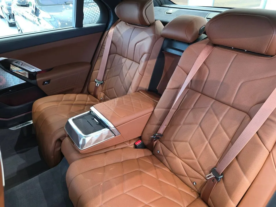 BMW 7 серия 2025 — миниатюра 5