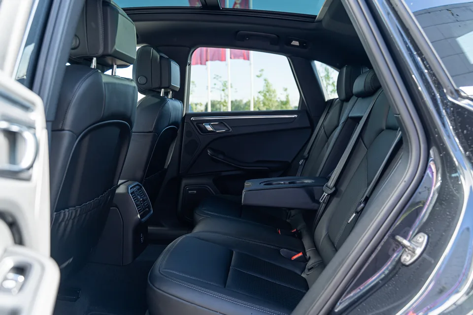 Porsche Macan 2025 — миниатюра 3