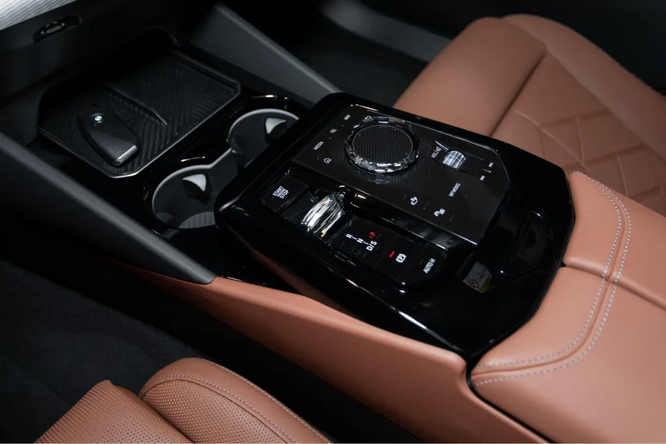 BMW 5 Series 2025 — миниатюра 4